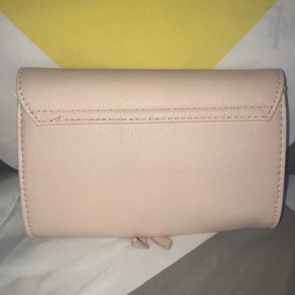 Woman’s pouch - Picture 2 of 3